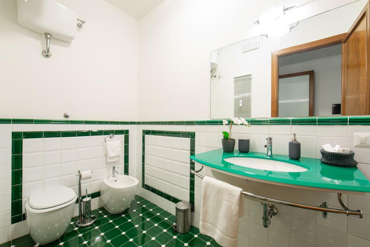 Lombardia40 Luxury Suites ローマ エクステリア 写真